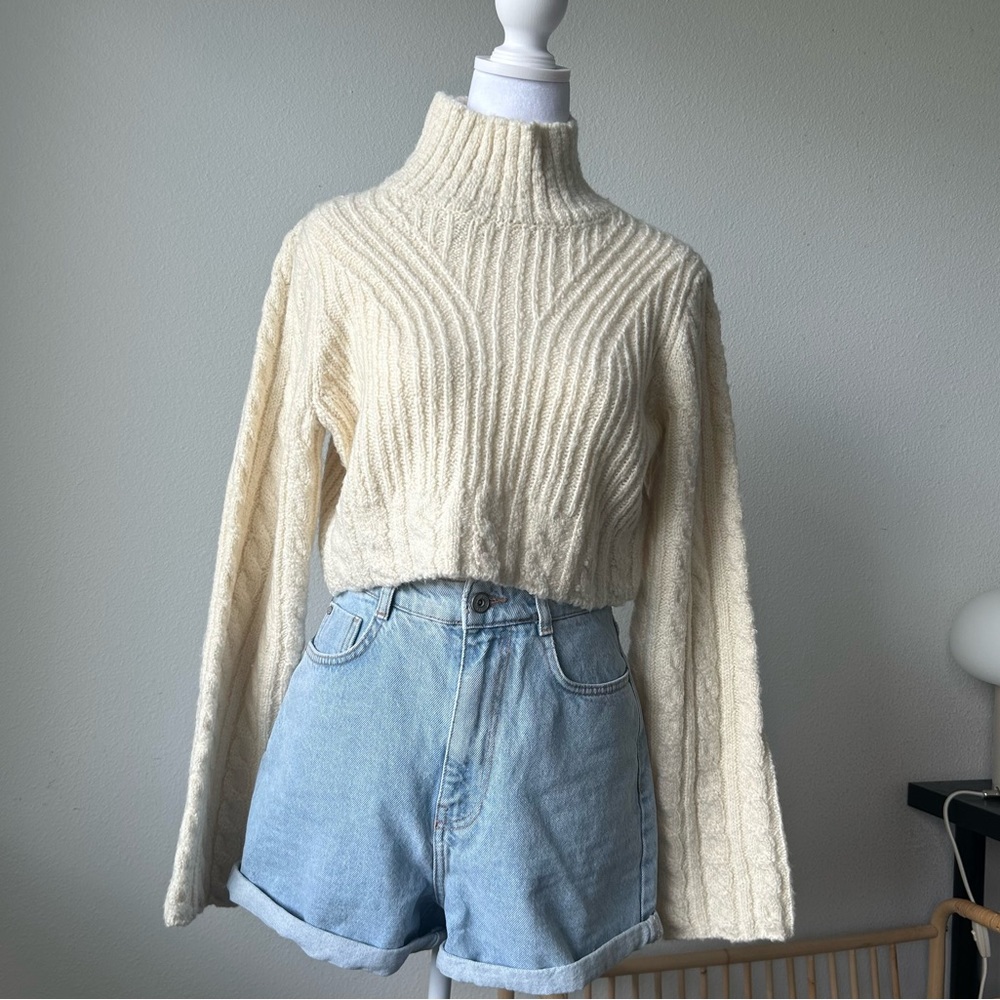 Cream cable knit turtleneck cropped sweater